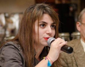 Poeta Gabriela Feceoru își lansează volumul de debut la Sibiu
