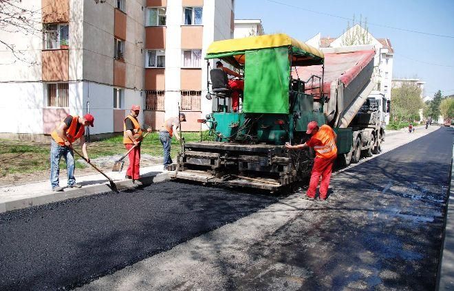 EXCLUSIV. Licitaţie de 5,4 milioane de euro, finalizată. Reparaţii de străzi, trotuare şi parcări la Târgu-Mureş