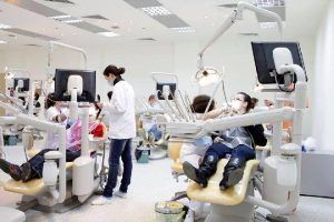 Facultatea de Medicină Dentară, primul pas în profesia de medic stomatolog