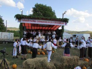 GALERIE FOTO: Chiherenii și urisenii și-au cinstit cum se cuvine sărbătoarea comunei
