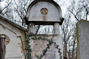 Cimitirul evreiesc din Reghin, vandalizat