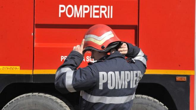 Alertă pentru pompierii mureşeni: ţeavă de gaz ruptă în urma unui accident rutier!