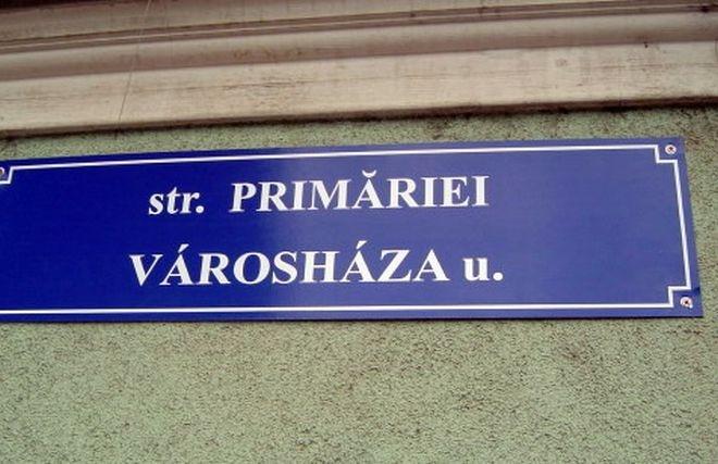 CL Tîrgu Mureș rezolvă o dispută de 27 de ani – inscripționările bilingve