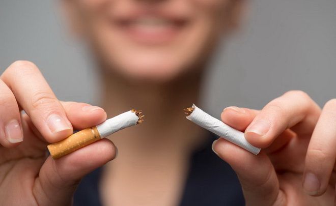 Un român din trei fumează, 40% dintre fumători – mai mult de un pachet pe zi. De ce este foarte greu să renunţăm la fumat?