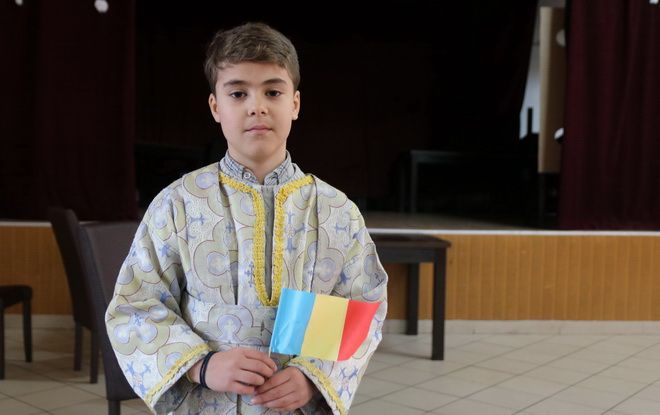 „Băieţelul preot” din Sărmaşu, mesaj emoţionant de Ziua Naţională a României