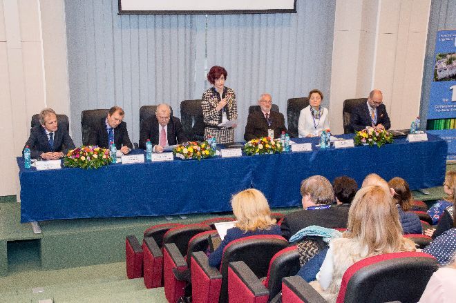 Conferinţa Doctoranzilor şi a Tinerilor Doctori în Medicină şi Farmacie, la UMF Târgu-Mureş