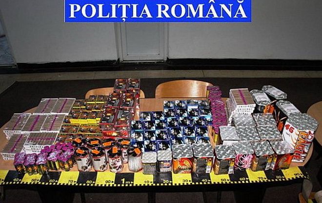 Materiale pirotehnice confiscate de poliţişti