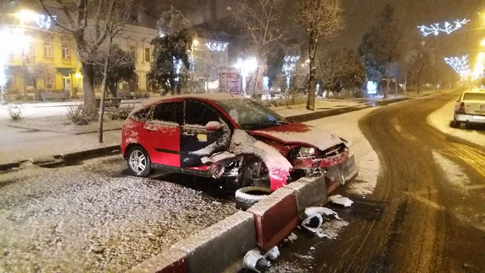 Accident în stația de autobuz în Tîrgu Mureș