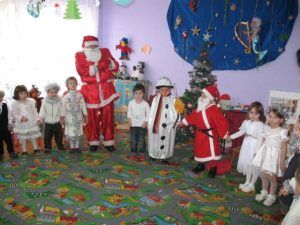 Moș Crăciun poposește în comuna Batoș