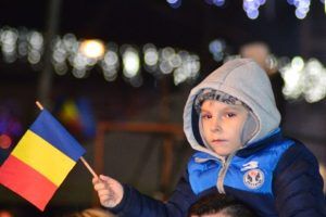 VIDEO, FOTO: La mulți ani, România, pe acorduri de folclor și pop-rock la Reghin