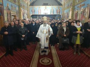 ÎPS Irineu, în mijlocul credincioșilor din parohia Târgu-Mureș XIII
