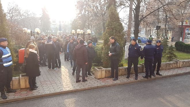 VIDEO, FOTO: protest la Târnăveni pentru menţinerea municipiului pe lista centrelor de susţinere a probei practice a examenului auto