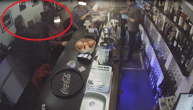 UPDATE VIDEO. Consilier local agresat în cafenea!