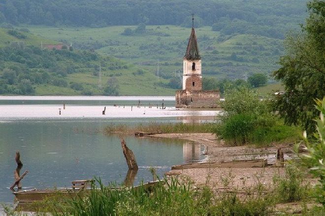 Reconstrucţia Bisericii de la Bezid, aproape de start