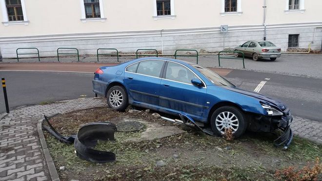 FOTO: Accident spectaculos lângă Liceul „Bolyai”