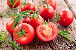 Peste 50.000 tone de roșii proaspete au fost livrate pe piață  de către beneficiarii programului de tomate românești în 2017