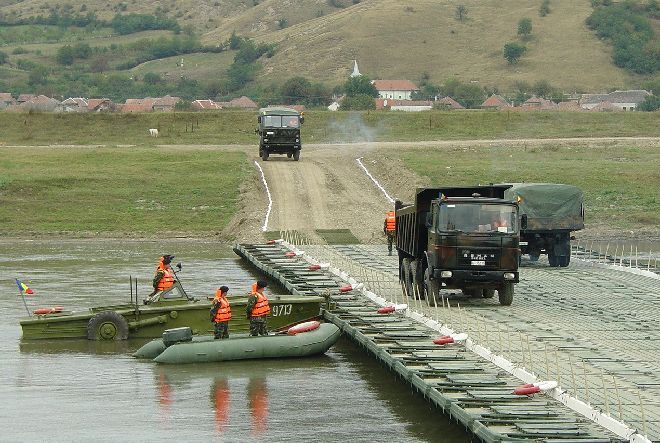 Soluţie de „forţă majoră” pentru viitorul pod de pontoane peste râul Mureş. Anunţul făcut de primarul Dorin Florea