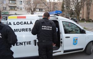 Legalitatea bannerelor de pe clădiri, verificată de poliţiştii locali din Târgu-Mureş