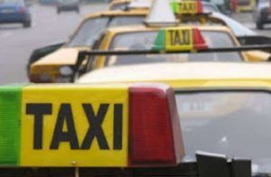 Atestate de conducător de taxi obţinute cu documente false