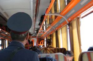 Conductori de tren mituiţi de călători