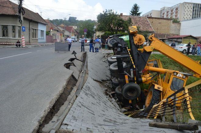 Pas înainte pentru refacerea podului peste Pocloş – strada Secerii