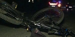 Biciclist accidentat grav de o autoutilitară