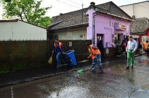 FOTO: Acţiuni de igienizare stradală în Târgu-Mureş