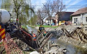 FOTO: Reconstruirea podului de pe strada Secerei avansează