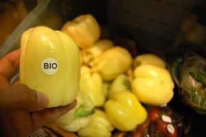UE, noi reguli pentru alimentele bio. Cum vor fi afectaţi fermierii