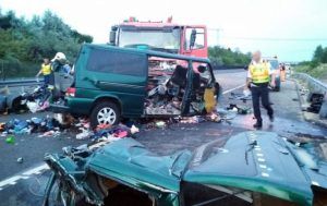 Microbuz cu mureşeni spulberat într-un accident auto în Ungaria