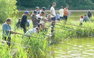 AJVPS Mureș organizează un concurs de pescuit staționar pentru copii