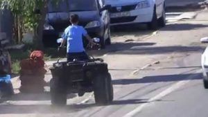 Copil de 13 ani, prins cu ATV-ul neînmatriculat şi fără permis de conducere