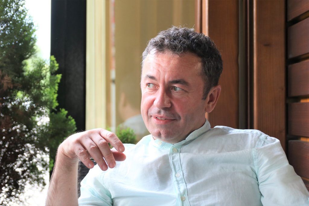 INTERVIU. Daniel Oltean, câștigătorul Premiului UNITER pentru dramaturgie: „E dificil să supraviețuiești unui asemenea premiu”