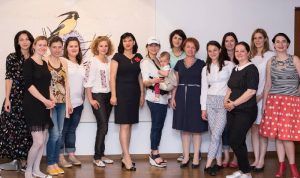 Mămicile, invitate în comunitatea Mamprenoare. „Şi mămică, şi antreprenor de succes”, la Târgu-Mureş