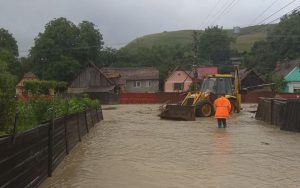 FOTO: Inundație în Valea Cărbunarilor, comuna Vânători!
