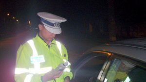 Şofer cu alcoolemie de 1 la mie, prins de poliţie în Reghin