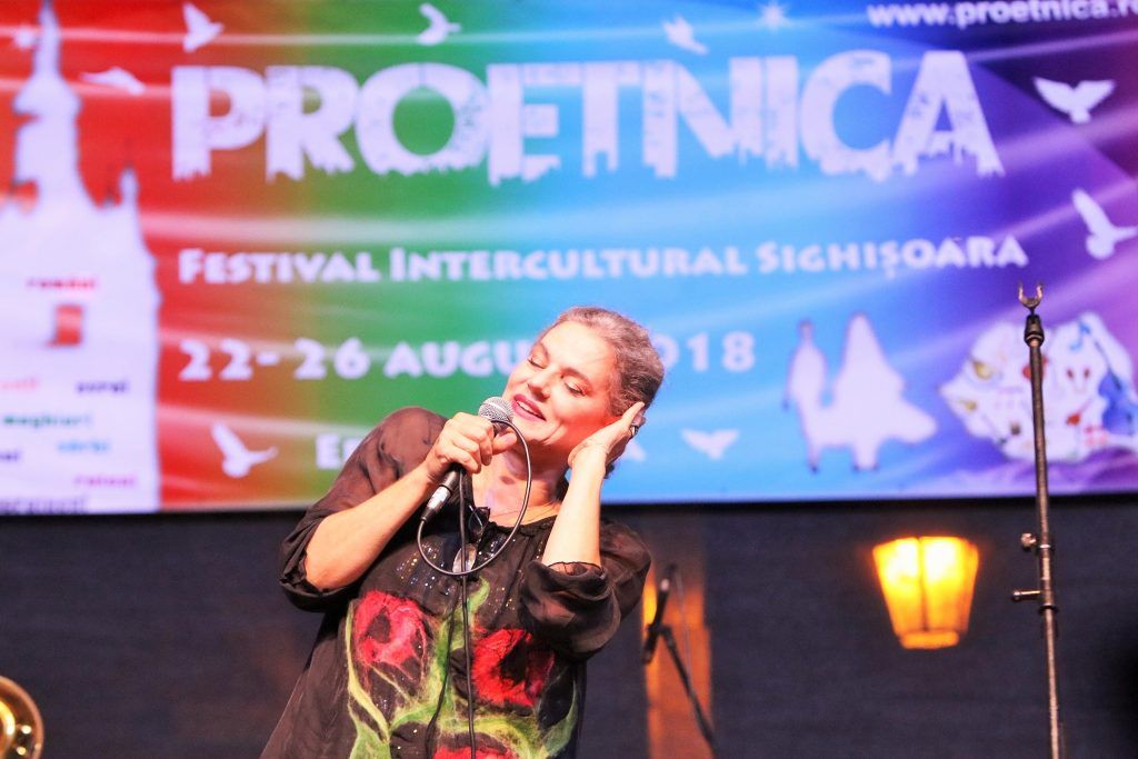 Maia Morgenstern la Festivalul ProEtnica: „Sunt onorată să primesc titlul de Cetățean de onoare al orașului în care m-am născut și pe care îl iubesc“