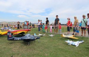 Demonstraţii şi acrobaţii la înălţime, la Festivalul Dronelor