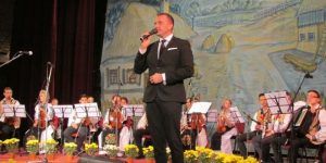 Cei mai talentați soliști de muzică populară sunt invitați să participe la Festivalul „Mureș, dorurile tale…”, la Reghin!