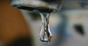 Compania Aquaserv sistează furnizarea apei potabile