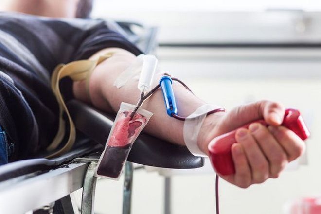 Legea de încurajare a donării de sânge avansează în Camera Deputaţilor