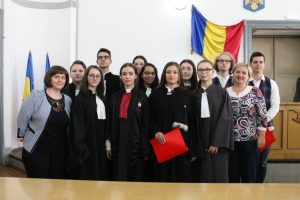 FOTO: Ziua Justiției sărbătorită de elevii de la Unirea la Tribunalul Mureș