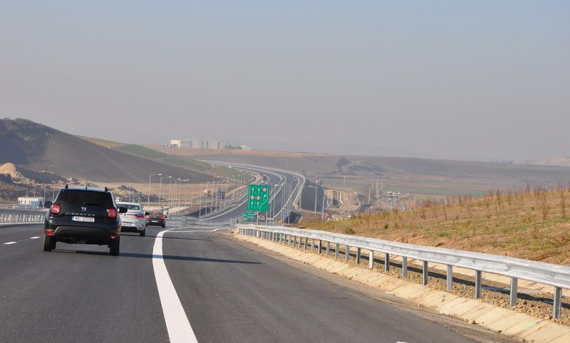 Încă o provocare pe şantierul Autostrăzii Târgu-Mureș – Câmpia Turzii: decolmatarea a 110.000 de metri de canale!