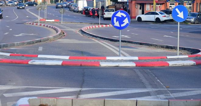 Măsuri de ultimă oră pentru fluidizarea traficului auto din Târgu-Mureş