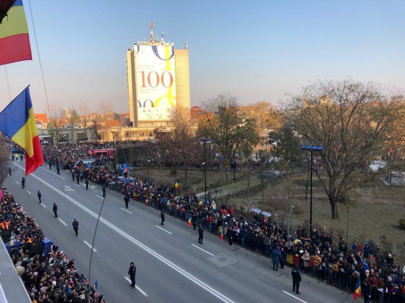 Parada militară de la Alba Iulia: Aproape 2.000 de militari, 150 de mijloace tehnice de luptă și peste 20 de aeronave