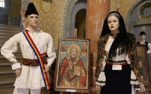 FOTO: Icoane cu valoare inestimabilă, expuse în Palatul Administrativ din Târgu-Mureş