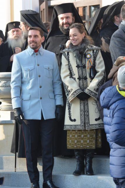 Prințul Nicolae şi soţia sa Alina au purtat ținute speciale la manifestările de la Alba Iulia