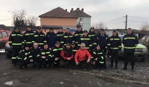 Şoferii ISU Mureş, cursuri de îndemânare cu profesioniştii în cursele de maşini