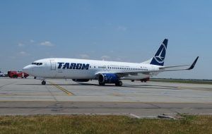 Compania Tarom ia în calcul modificarea orarului de zbor a curselor Târgu-Mureș – București