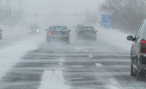 Recomandări pentru circulaţia rutieră pe timp de iarnă